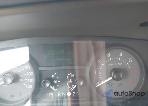 2011 Mercury Grand Marquis Ls (Fleet Only) z USA, uszkodzony, nr VIN 2MEBM7FV0BX609584